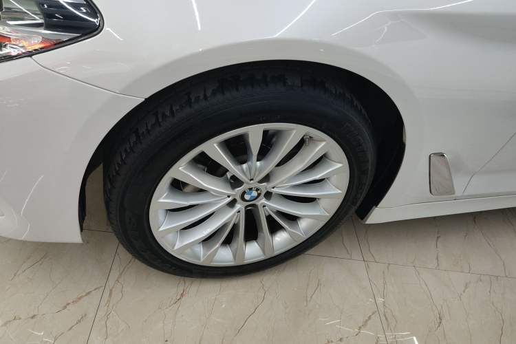 Used BMW 5 Series 2020 525Li Luxury Package Left Front Wheel Hub
