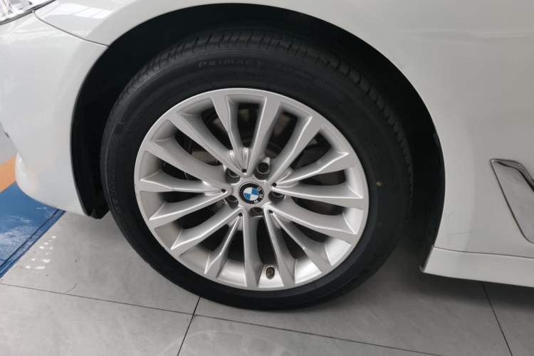 Used BMW 5 Series 2020 525Li Luxury Package Left Front Wheel Hub