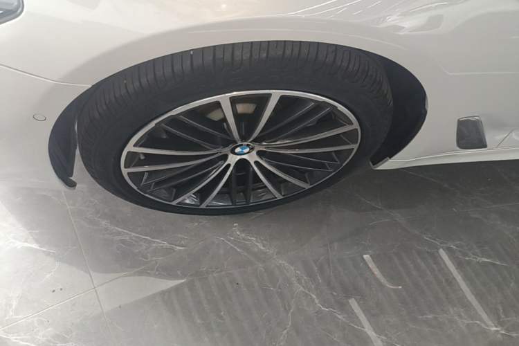 Used BMW 5 Series 2020 530Li Leading Model M Sport Package Left Front Wheel Hub