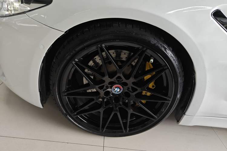 Used BMW 5 Series 2020 530Li Leading Model M Sport Package Left Front Wheel Hub