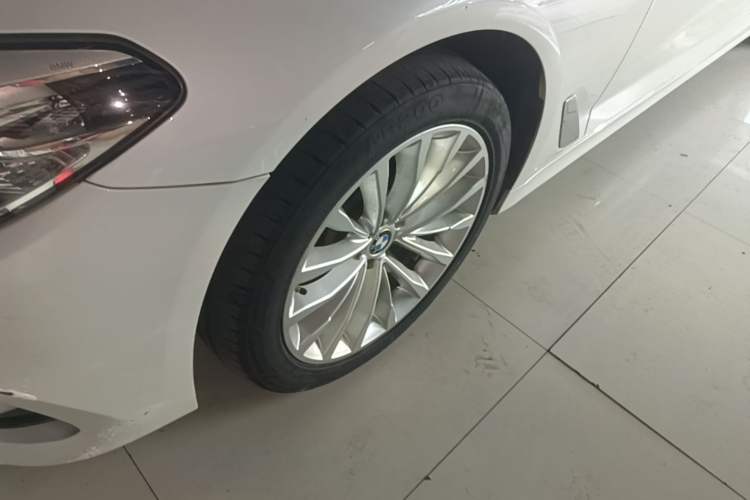 Used BMW 5 Series 2020 525Li Luxury Package Left Front Wheel Hub