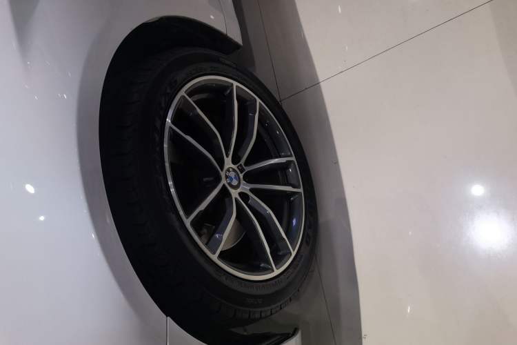 Used BMW 5 Series 2020 525Li M Sport Package Left Front Wheel Hub