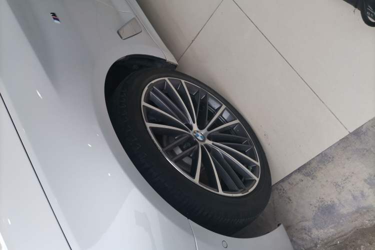 Used BMW 5 Series 2020 530Li Leading Model M Sport Package Left Front Wheel Hub