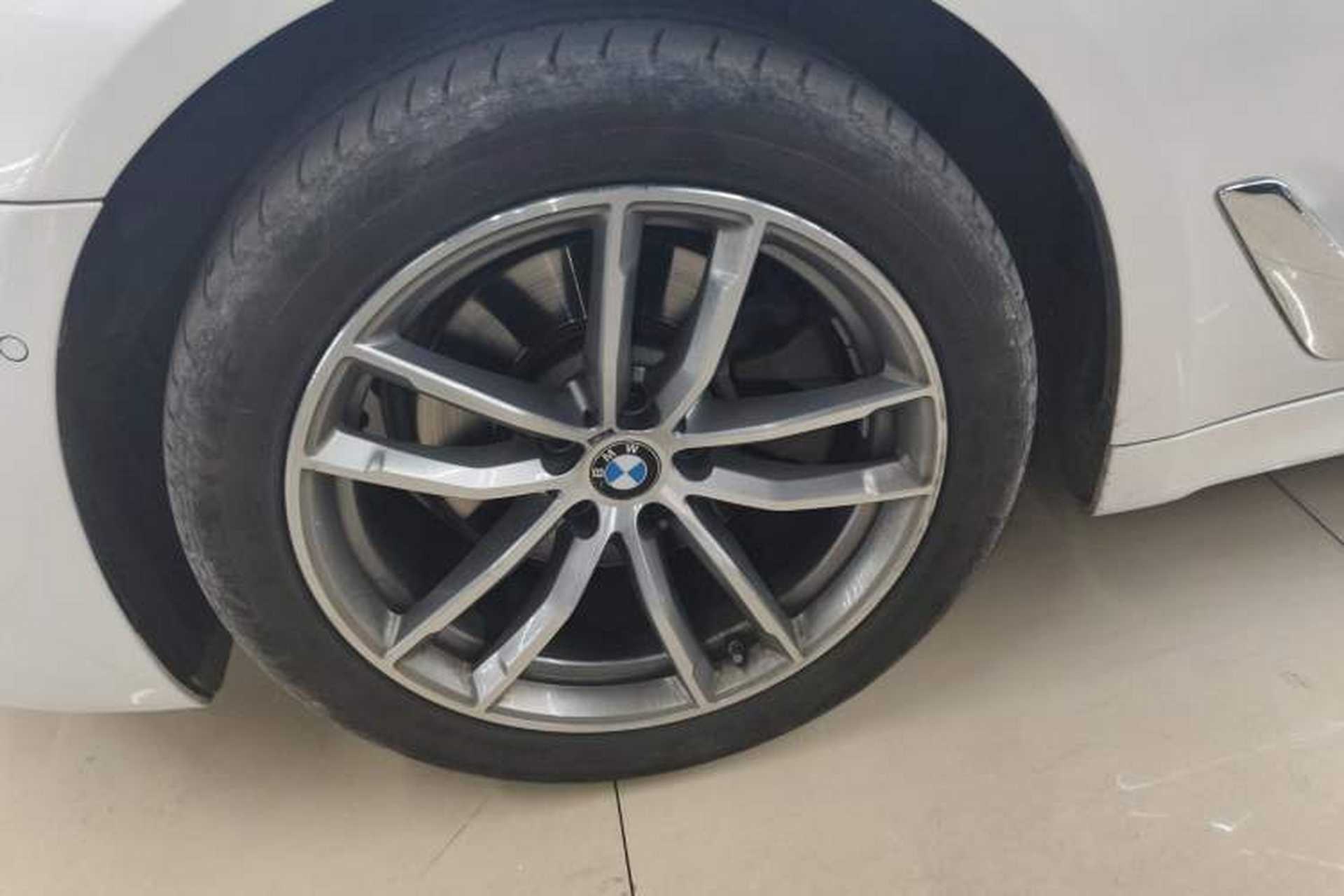 Used BMW 5 Series 2020 525Li M Sport Package Left Front Wheel Hub