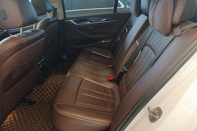 Used BMW 5 Series 2020 530Li Leading Edition Luxury Package Left Rear Seat