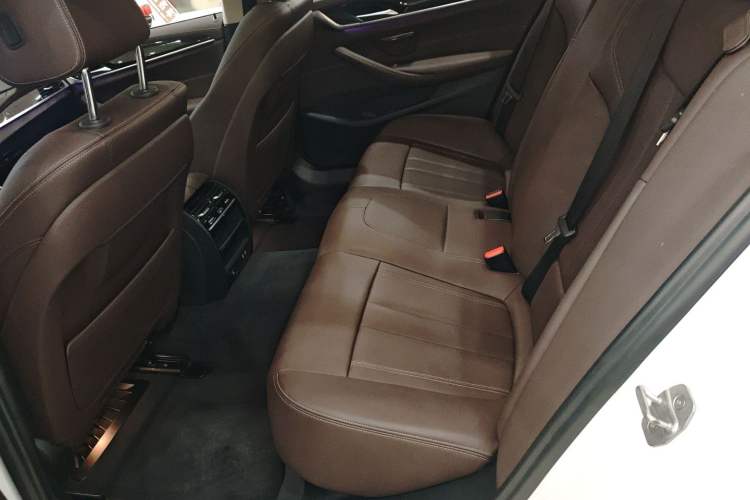 Used BMW 5 Series 2020 525Li Luxury Package Left Rear Seat