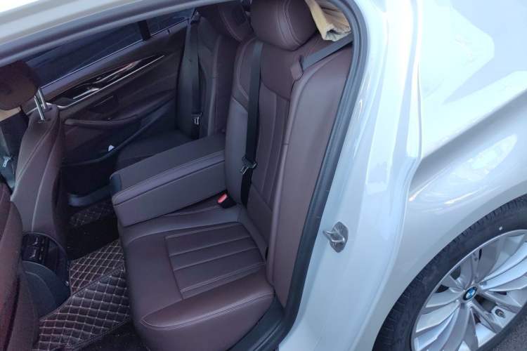 Used BMW 5 Series 2020 525Li Luxury Package Left Rear Seat