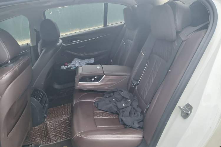 Used BMW 5 Series 2020 530Li Leading Edition Luxury Package Left Rear Seat