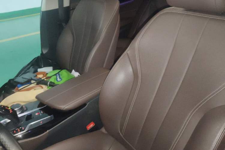 Used BMW 5 Series 2020 525Li Luxury Package Left Rear Seat
