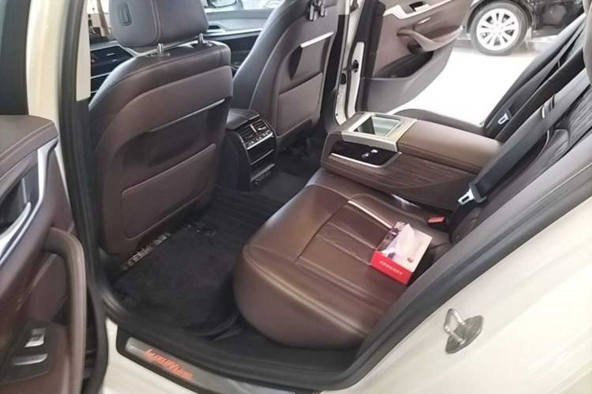 Used BMW 5 Series 2020 530Li Leading Edition Luxury Package Left Rear Seat