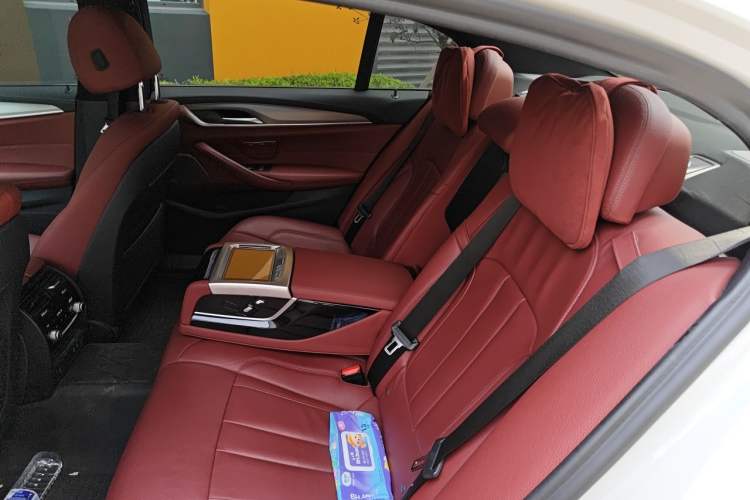 Used BMW 5 Series 2020 530Li Luxury Edition M Sport Package Left Rear Seat