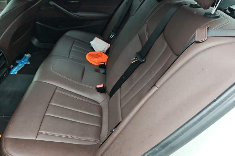 Used BMW 5 Series 2020 525Li M Sport Package Left Rear Seat