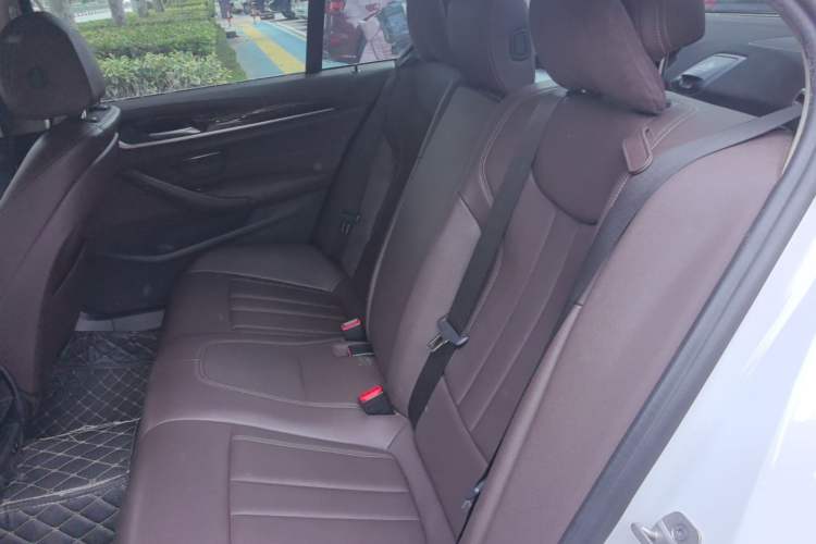 Used BMW 5 Series 2020 525Li Luxury Package Left Rear Seat
