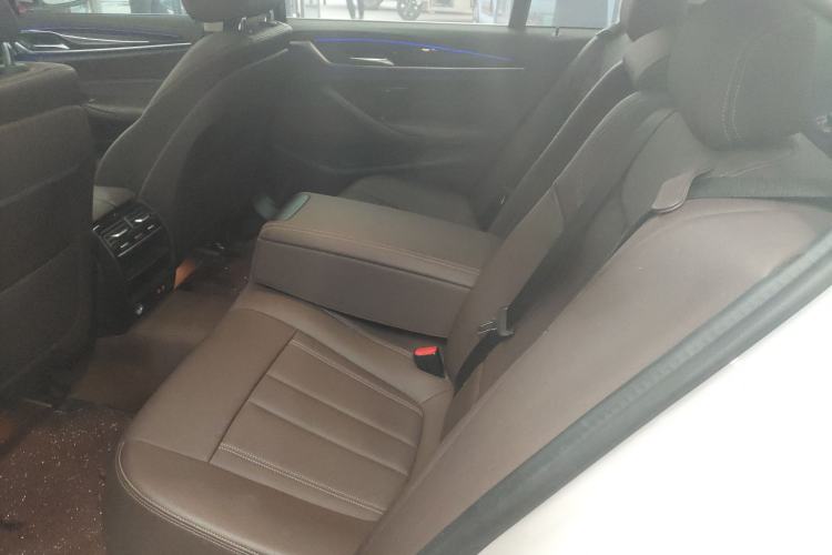 Used BMW 5 Series 2020 525Li Luxury Package Left Rear Seat