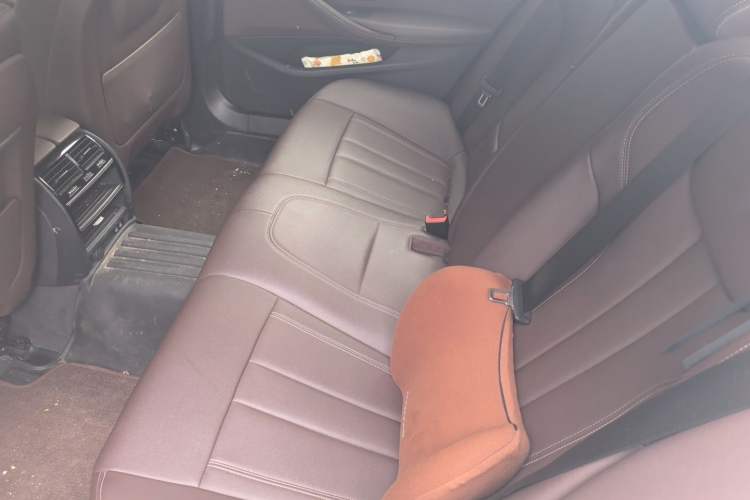 Used BMW 5 Series 2020 525Li Luxury Package Left Rear Seat