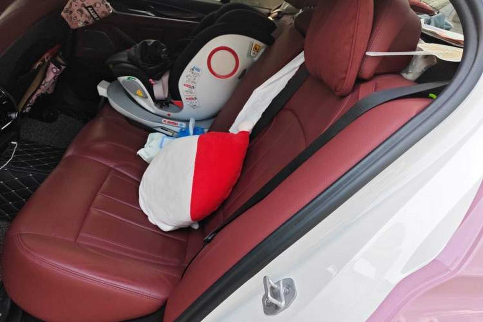 Used BMW 5 Series 2020 530Li Luxury Edition M Sport Package Left Rear Seat