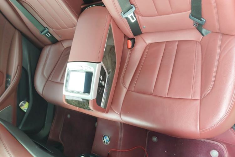 Used BMW 5 Series 2020 530Li Luxury Edition M Sport Package Left Rear Seat