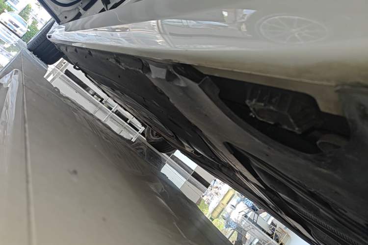 Used BMW 5 Series 2020 525Li Luxury Package Left Side Sill