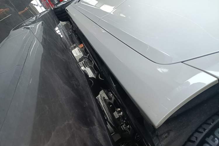 Used BMW 5 Series 2020 530Li xDrive Luxury Package Left Side Sill