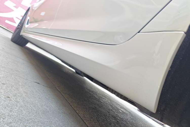 Used BMW 5 Series 2020 530Li Leading Model M Sport Package Left Side Sill