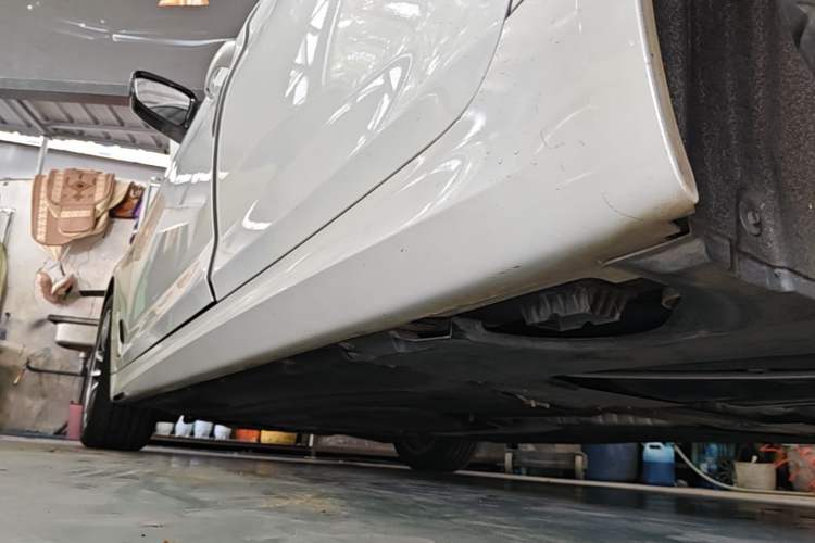 Used BMW 5 Series 2020 525Li M Sport Package Left Side Sill