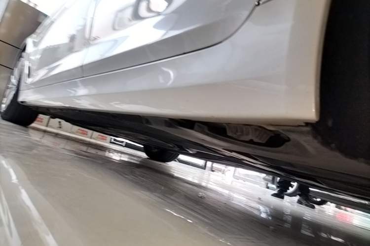 Used BMW 5 Series 2020 530Li Leading Edition Luxury Package Left Side Sill