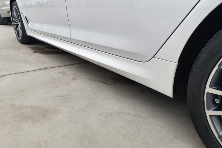 Used BMW 5 Series 2020 530Li Luxury Edition M Sport Package Left Side Sill