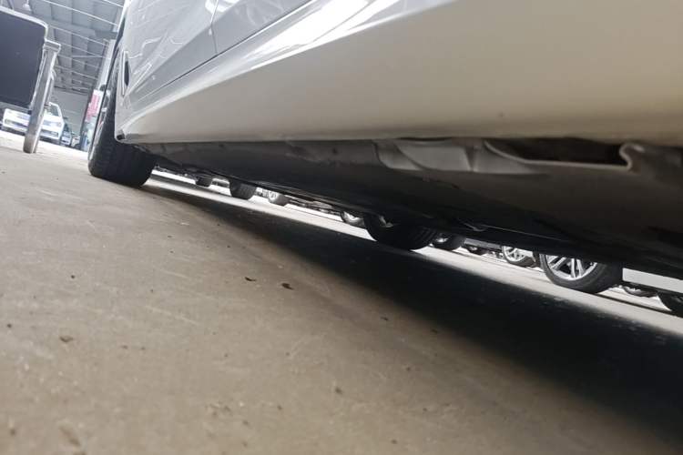 Used BMW 5 Series 2020 525Li M Sport Package Left Side Sill