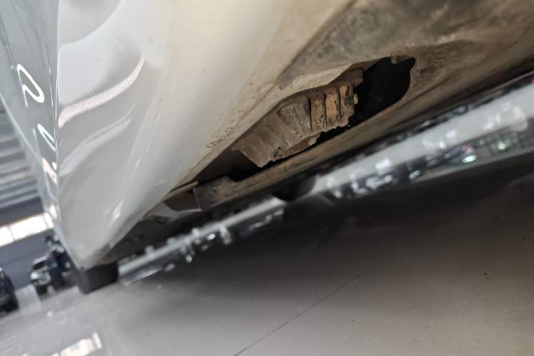 Used BMW 5 Series 2020 530Li Leading Model M Sport Package Left Side Sill