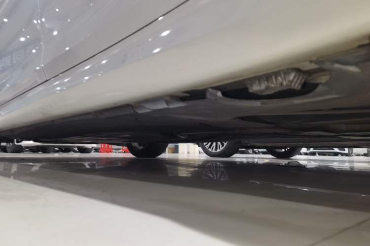 Used BMW 5 Series 2020 525Li M Sport Package Left Side Sill