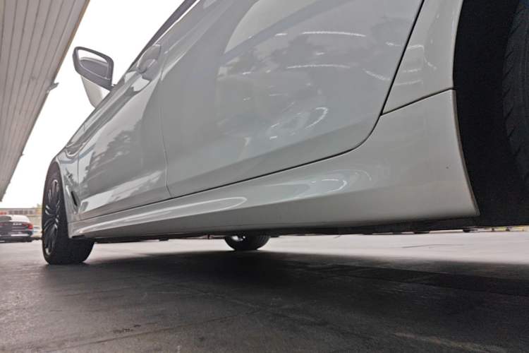 Used BMW 5 Series 2020 530Li Leading Model M Sport Package Left Side Sill