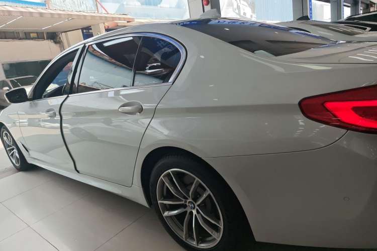 Used BMW 5 Series 2020 525Li M Sport Package Left Side