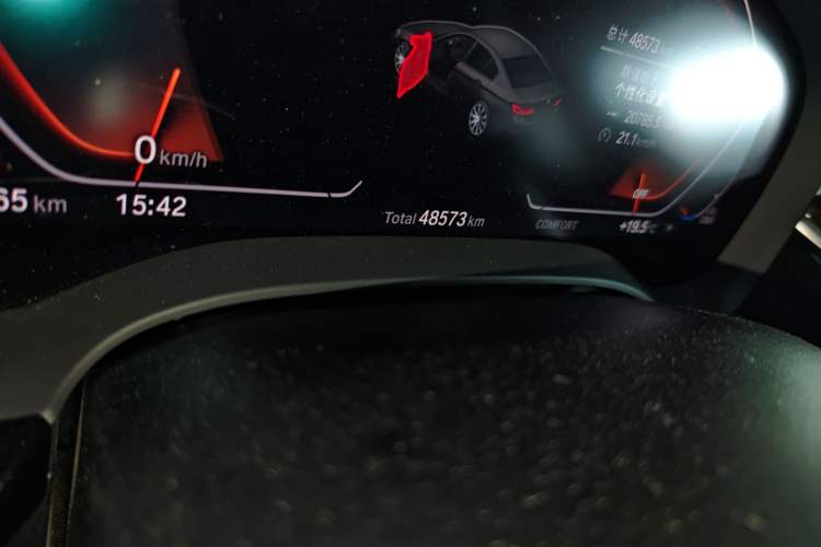 Used BMW 5 Series 2020 525Li Luxury Package Odometer Close Up