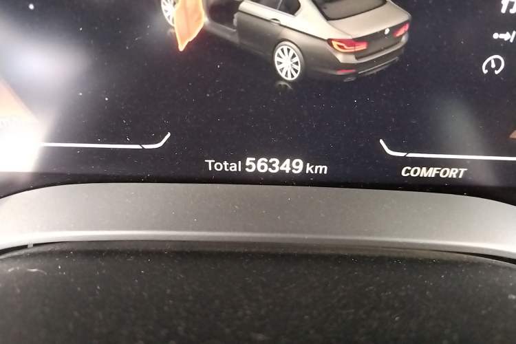 Used BMW 5 Series 2020 530Li Leading Edition Luxury Package Odometer Close Up