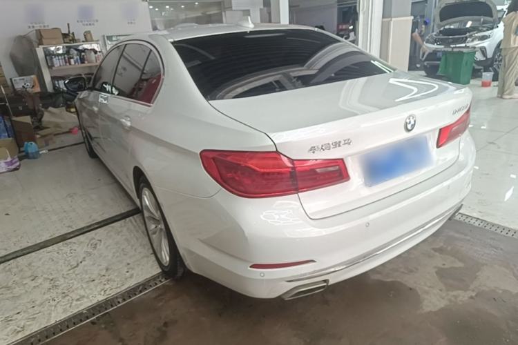 Used BMW 5 Series 2020 525Li Luxury Package Rear Left 45 Deg