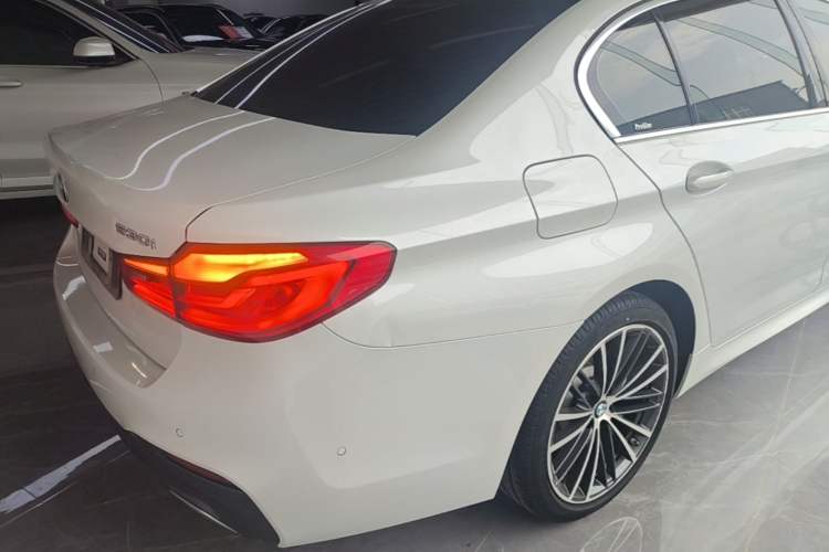 Used BMW 5 Series 2020 530Li Leading Model M Sport Package Rear Right 45 Deg