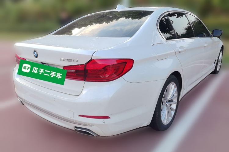 Used BMW 5 Series 2020 525Li Luxury Package Rear Right 45 Deg