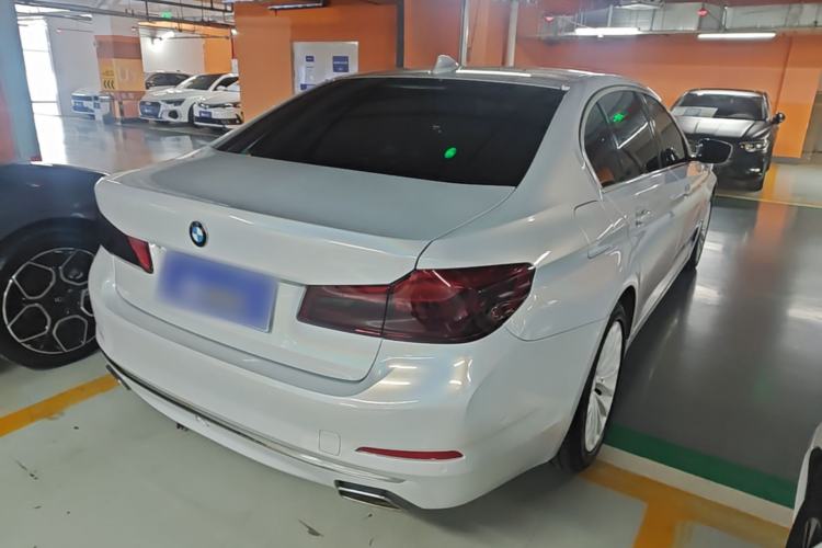 Used BMW 5 Series 2020 525Li Luxury Package Rear Right 45 Deg