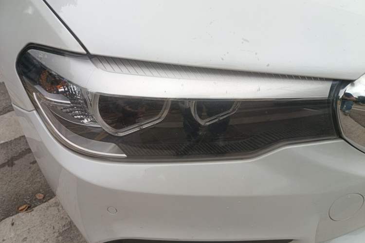 Used BMW 5 Series 2020 525Li M Sport Package Right Front Headlight