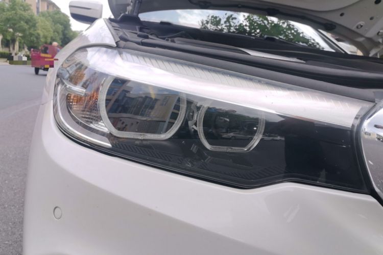 Used BMW 5 Series 2020 525Li M Sport Package Right Front Headlight