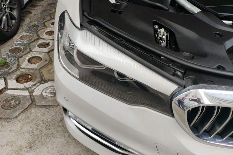 Used BMW 5 Series 2020 525Li Luxury Package Right Front Headlight