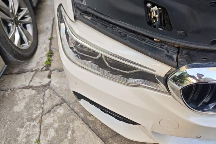 Used BMW 5 Series 2020 530Li xDrive M Sport Package Right Front Headlight
