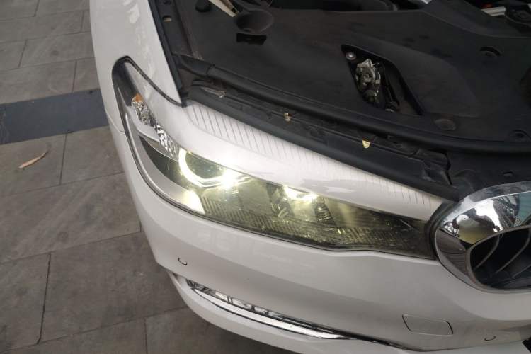 Used BMW 5 Series 2020 525Li Luxury Package Right Front Headlight