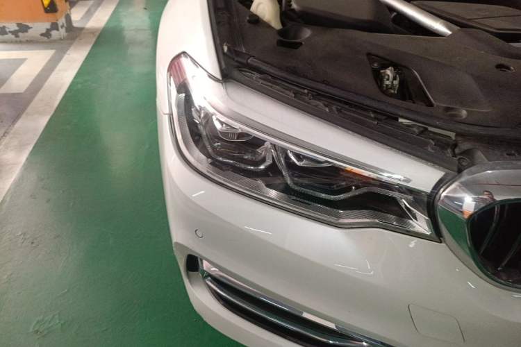 Used BMW 5 Series 2020 530Li Leading Edition Luxury Package Right Front Headlight
