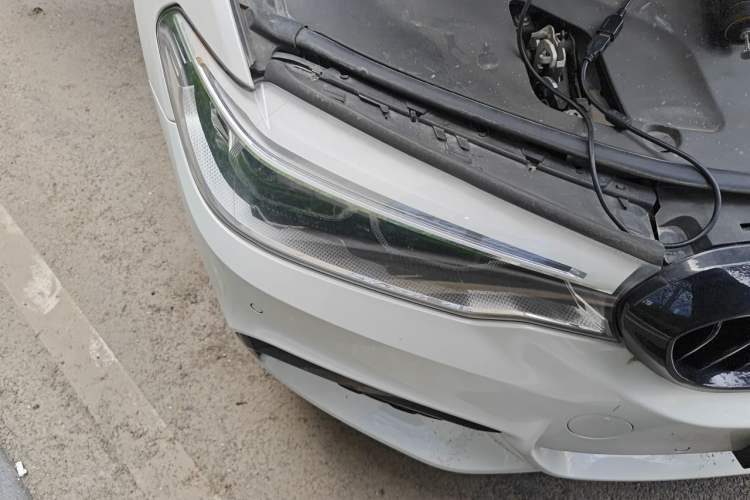 Used BMW 5 Series 2020 530Li Luxury Edition M Sport Package Right Front Headlight