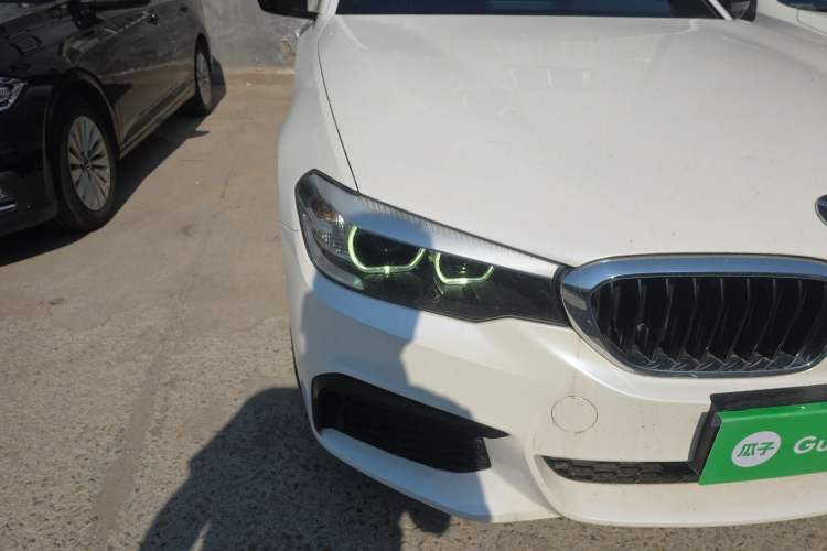 Used BMW 5 Series 2020 525Li M Sport Package Right Front Headlight