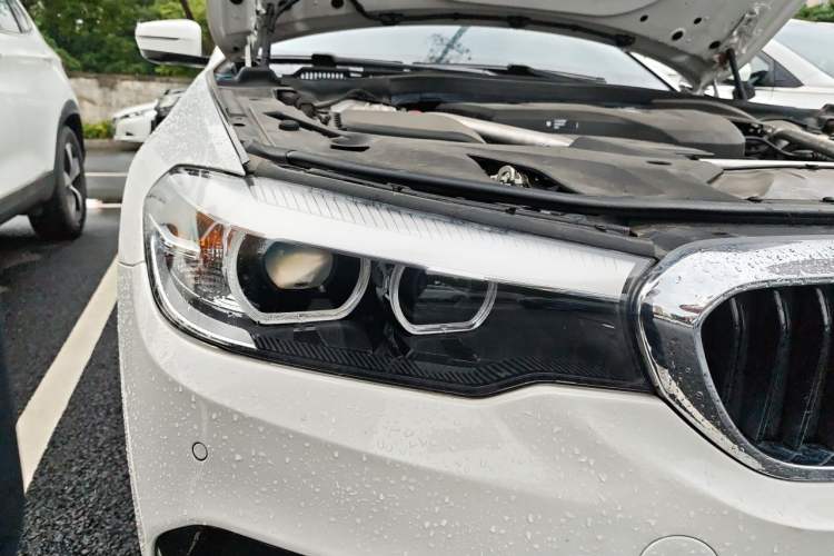 Used BMW 5 Series 2020 525Li M Sport Package Right Front Headlight