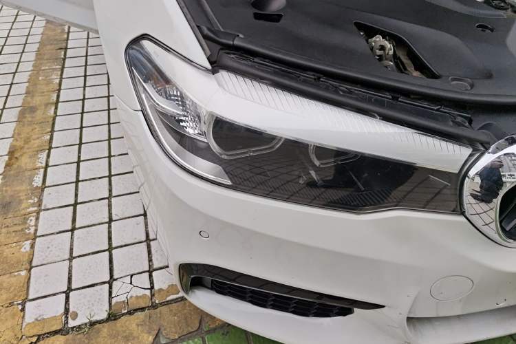 Used BMW 5 Series 2020 525Li M Sport Package Right Front Headlight