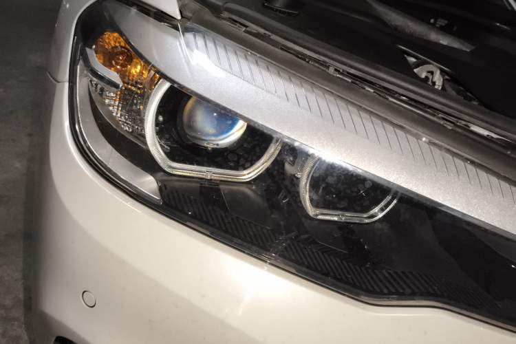 Used BMW 5 Series 2020 525Li Luxury Package Right Front Headlight