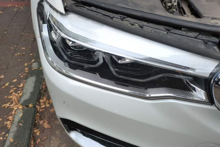 Used BMW 5 Series 2020 530Li xDrive M Sport Package Right Front Headlight
